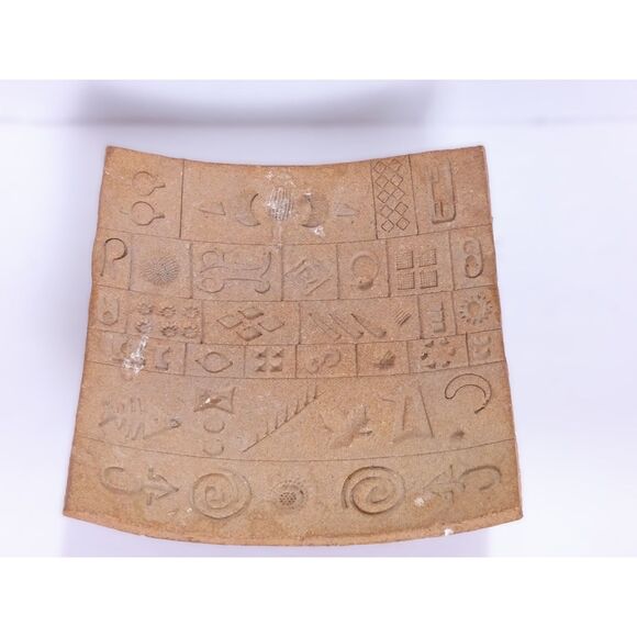 Vintage Cuneiform Hieroglyphs Style Clay Pottery Legged Dish Signed CLUM 2002 - Picture 9 of 13
